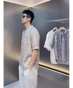 Áo sơ mi đũi trơn ngắn tay nam phối cúc đơn giản tinh tế, thanh lịch